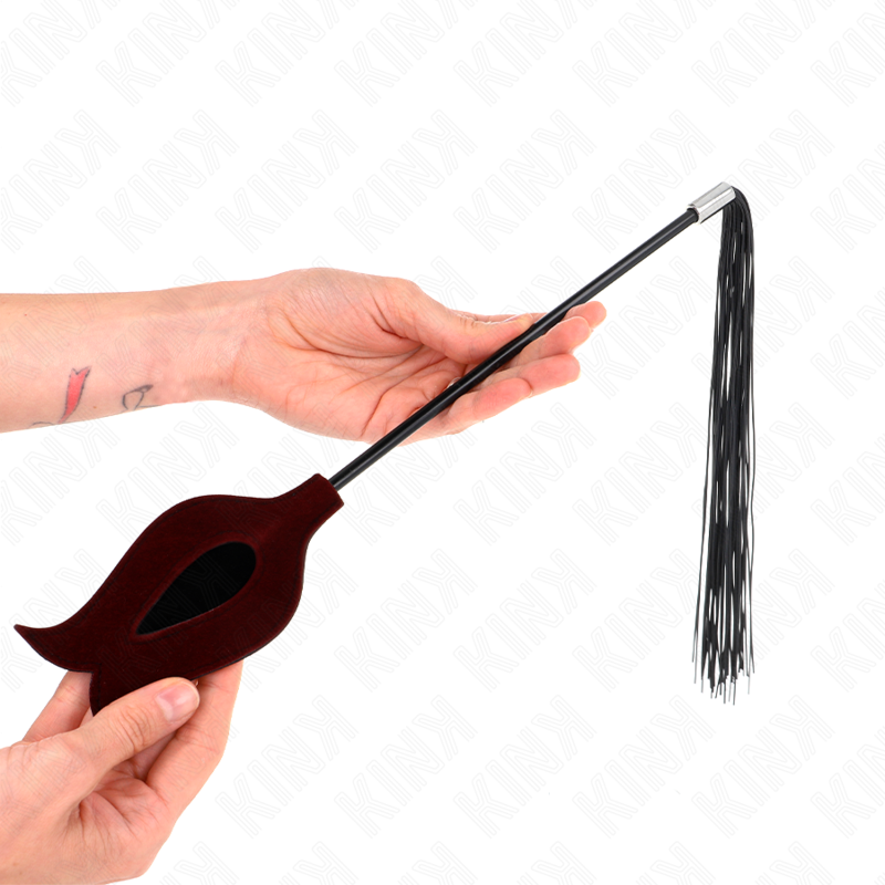 Látigo de silicona KINK con borla en forma de rosa, 45 cm